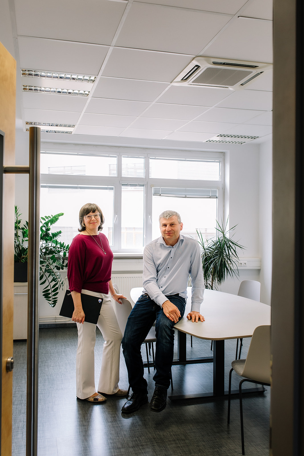 Jana Bodáková a Peter Bodák v jednací místnosti